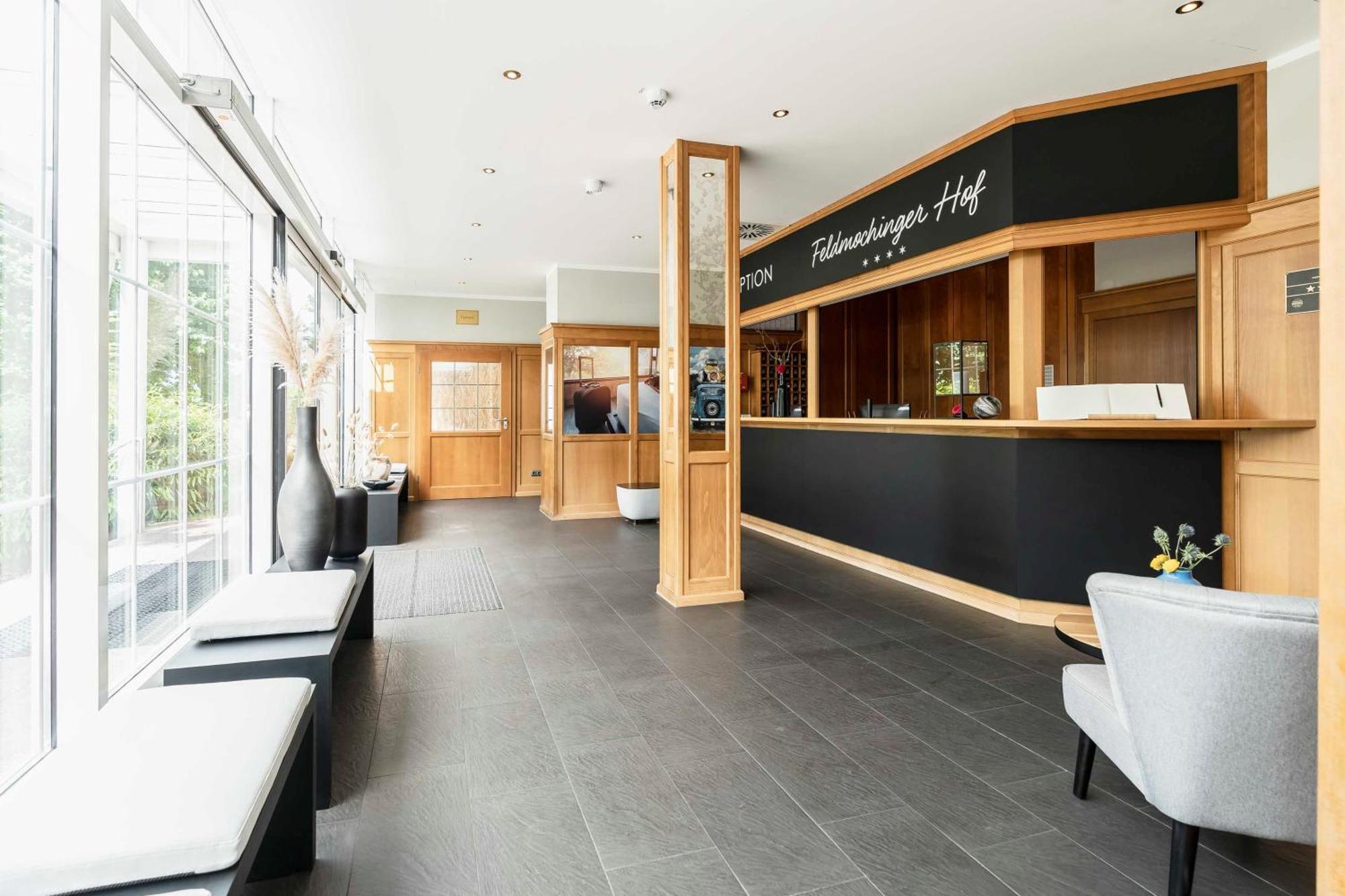 Feldmochinger Hof Hotel Munich Exterior photo