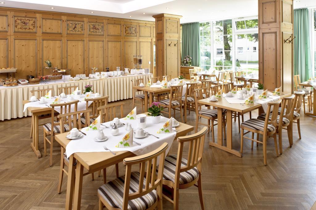 Feldmochinger Hof Hotel Munich Exterior photo