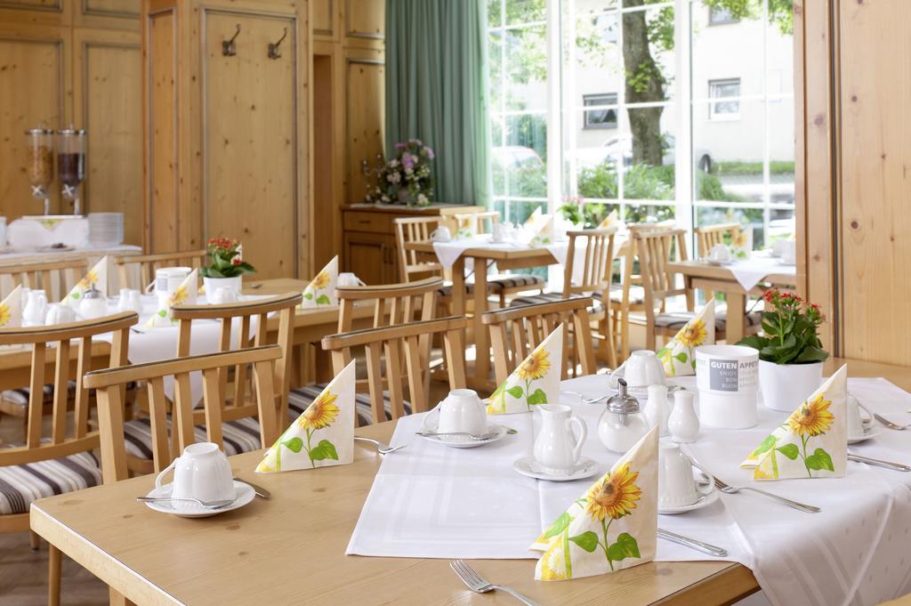 Feldmochinger Hof Hotel Munich Exterior photo